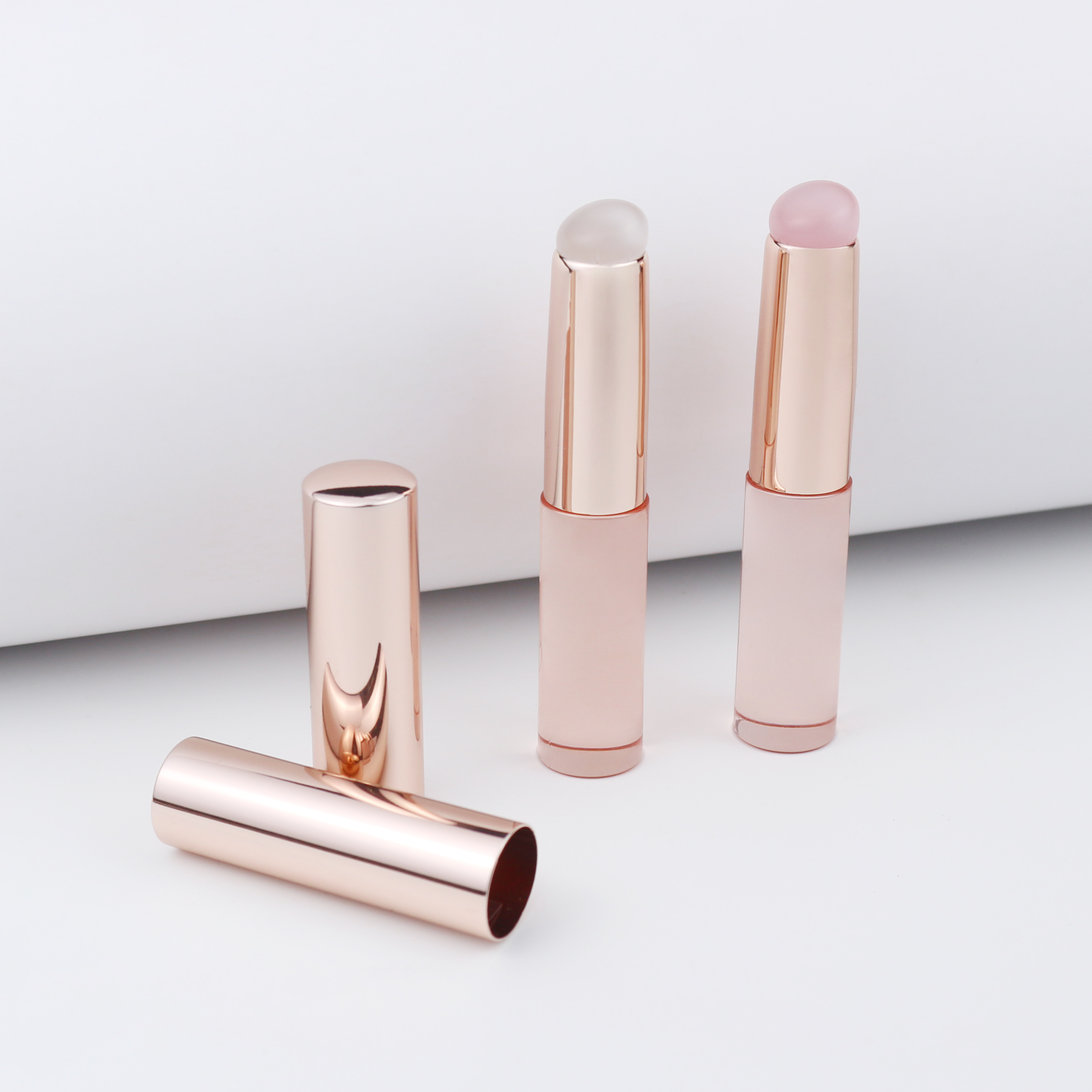 Silicone Lip Brush with Aluminum Handle Cap Soft Small Portable Headed Lip Gloss Blending Brush Mini Makeup Brush for Beginners