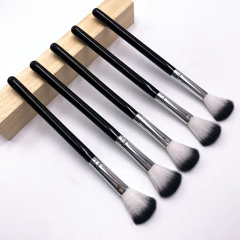 Soft Synthetic Bristles Large Highlighter Brush