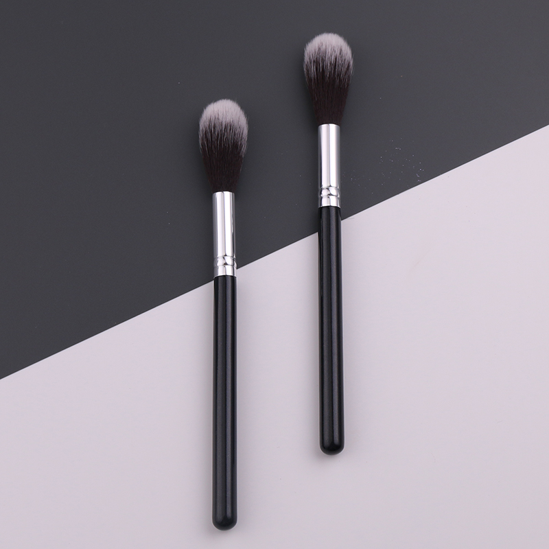 Flame-Shaped Soft Hair Blush Brush High-Gloss Wood Handle Beauty Tool for Face Makeup Concealer Lip Gloss Lip Balm