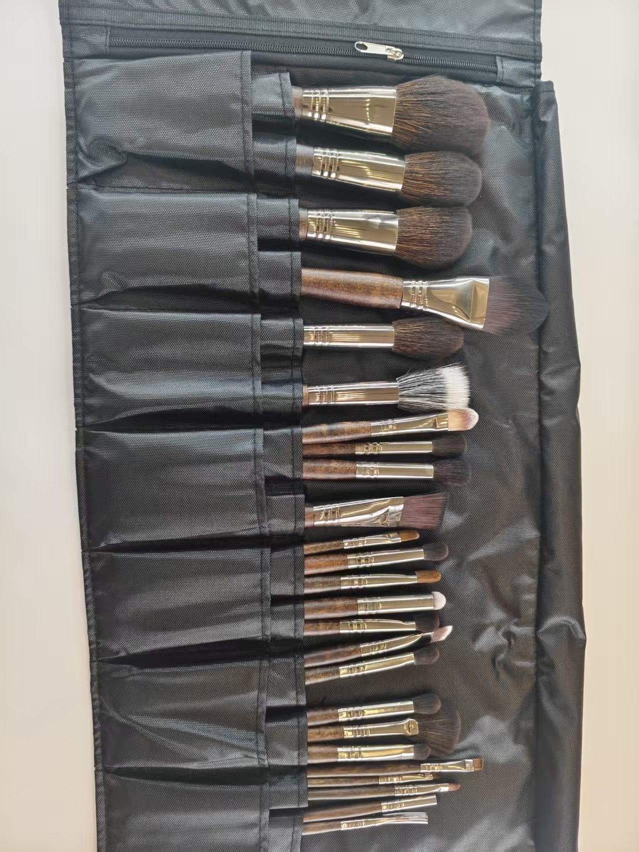 Professional Goat Hair Kabuki &amp; Flat Brush Set-25-Piece Makeup Brush Set for Face &amp; Concealer Use Cosmetic Foundation