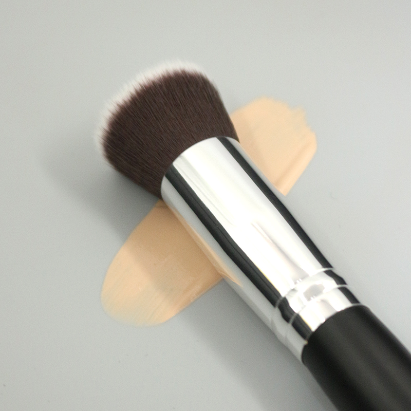 Wholesale High Quality Makeup Tools Professional Foundation Makeup Brush Wooden Liquid Dense Flat Top Kabuki Foundation Brush