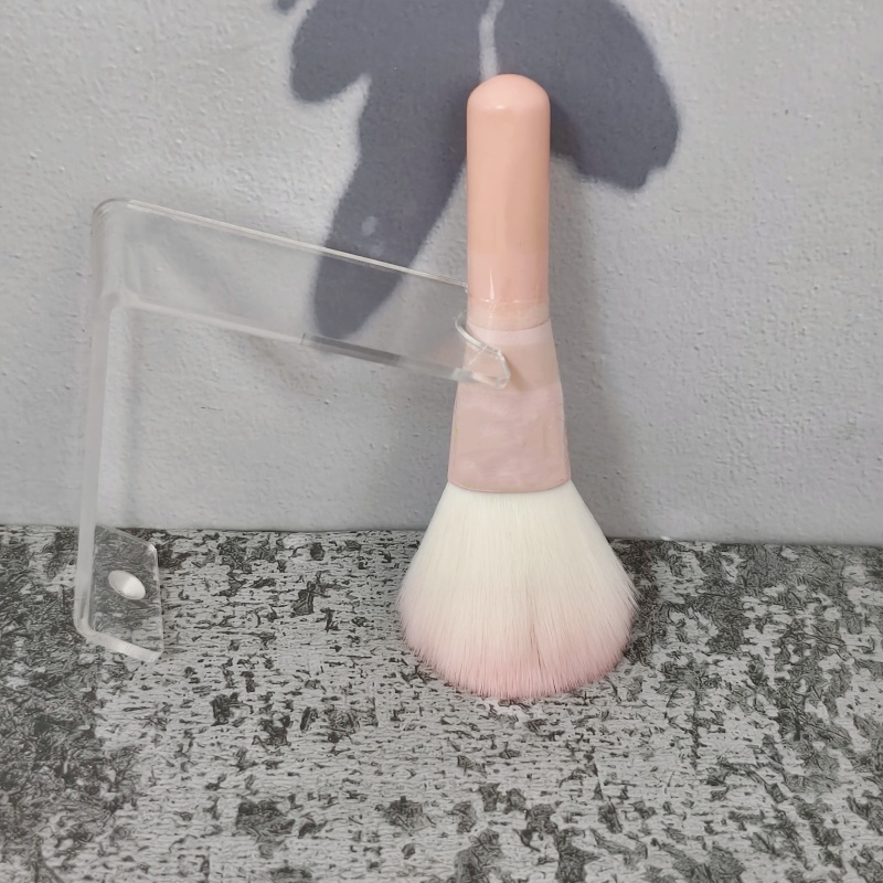 Hot-selling Single pink Blush Brush Cute Loose Powder Brush Soft Doesn't Absorb Powder Portable Makeup Brush
