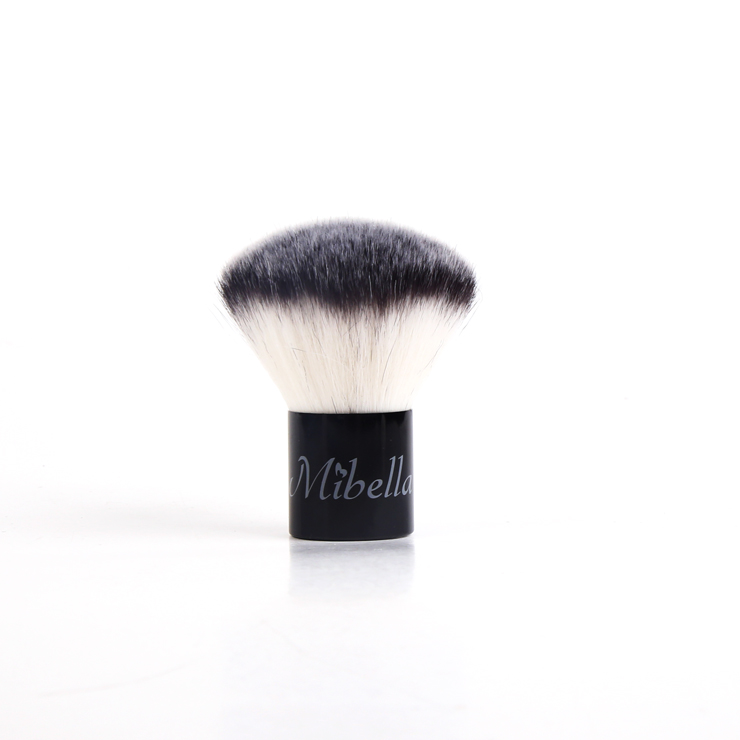 Detailed Makeup Kabuki Brush Image 1