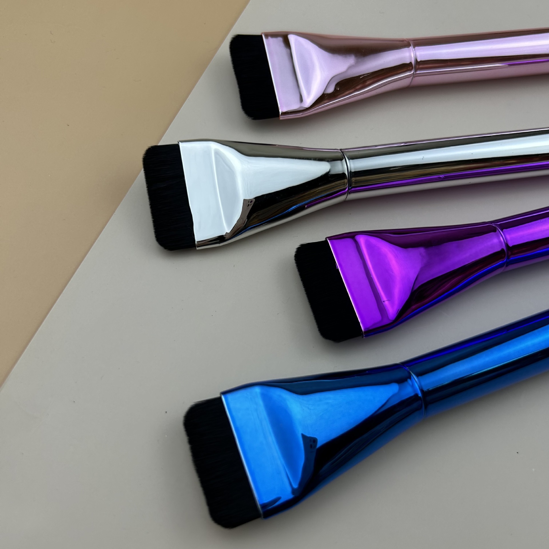 Ultra-Thin Seamless Flat Face Foundation Brush with Plastic Handle Non-Absorbing Concealer and Mask Brush Wholesale Makeup Brush