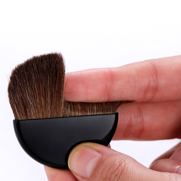 Portable Mini Semi-circle Blush Brush Facial Contour Styling Powder Brush Makeup Tool Mini Powder Brush