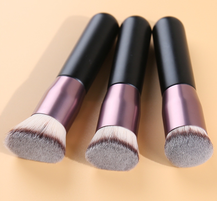 Best Seller Single Black Foundation Makeup Brush Flat Top Kabuki BB Cream Vegan Brush for Face