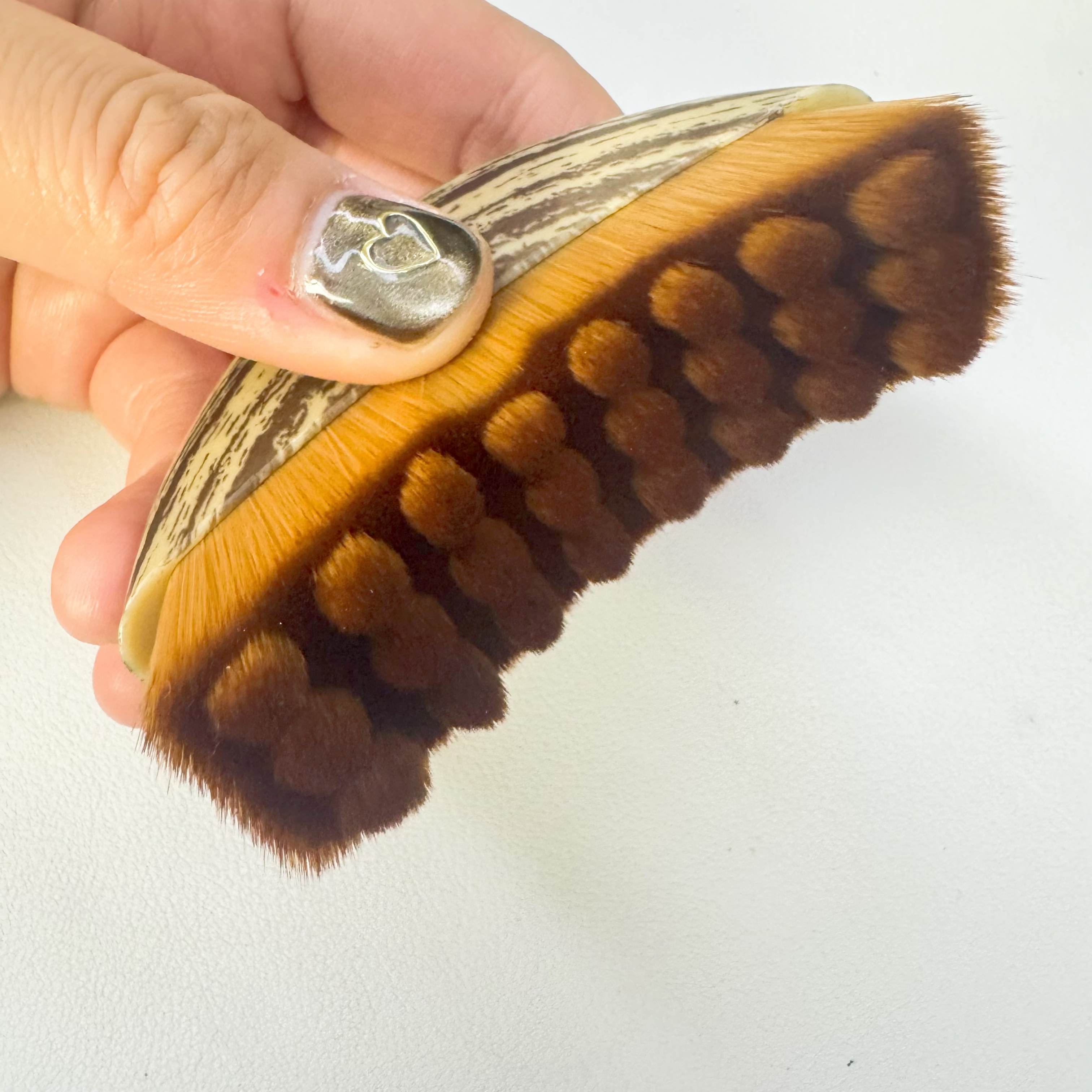 Lymphatic Drainage Face Massage Brush Crescent Shape Facial Contour Brush Beauty Skincare Brush for Face Lifting Massage