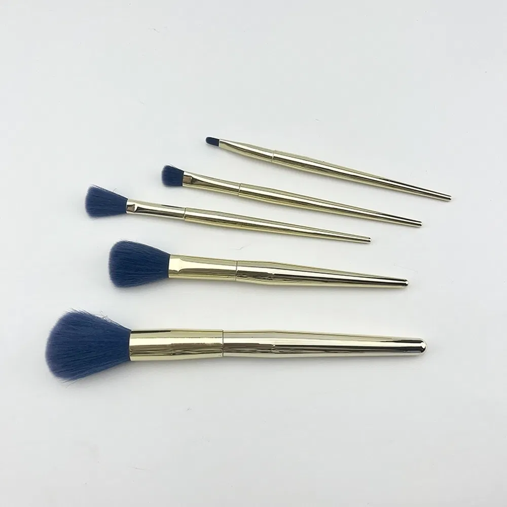 Synthetic Cosmetic Brush Wholesaler Durable Bristles Highlighter Makeup Brush for Targeted Glow