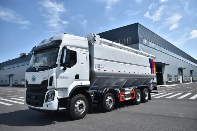 Pneumatic Feed Truck