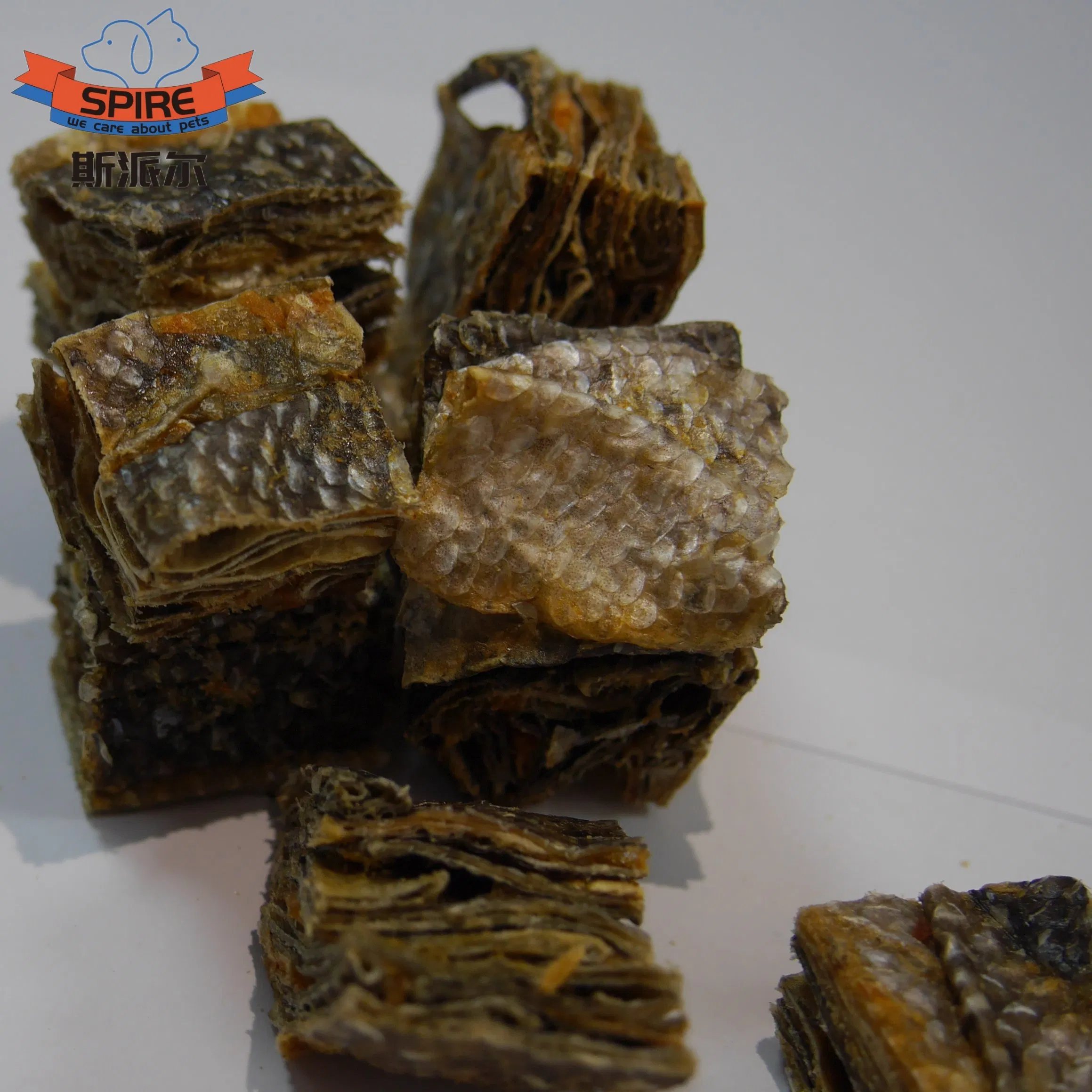 Dog Treats Snacks Supplier Deep Sea Salmon Fish Skin Cube Dog Product