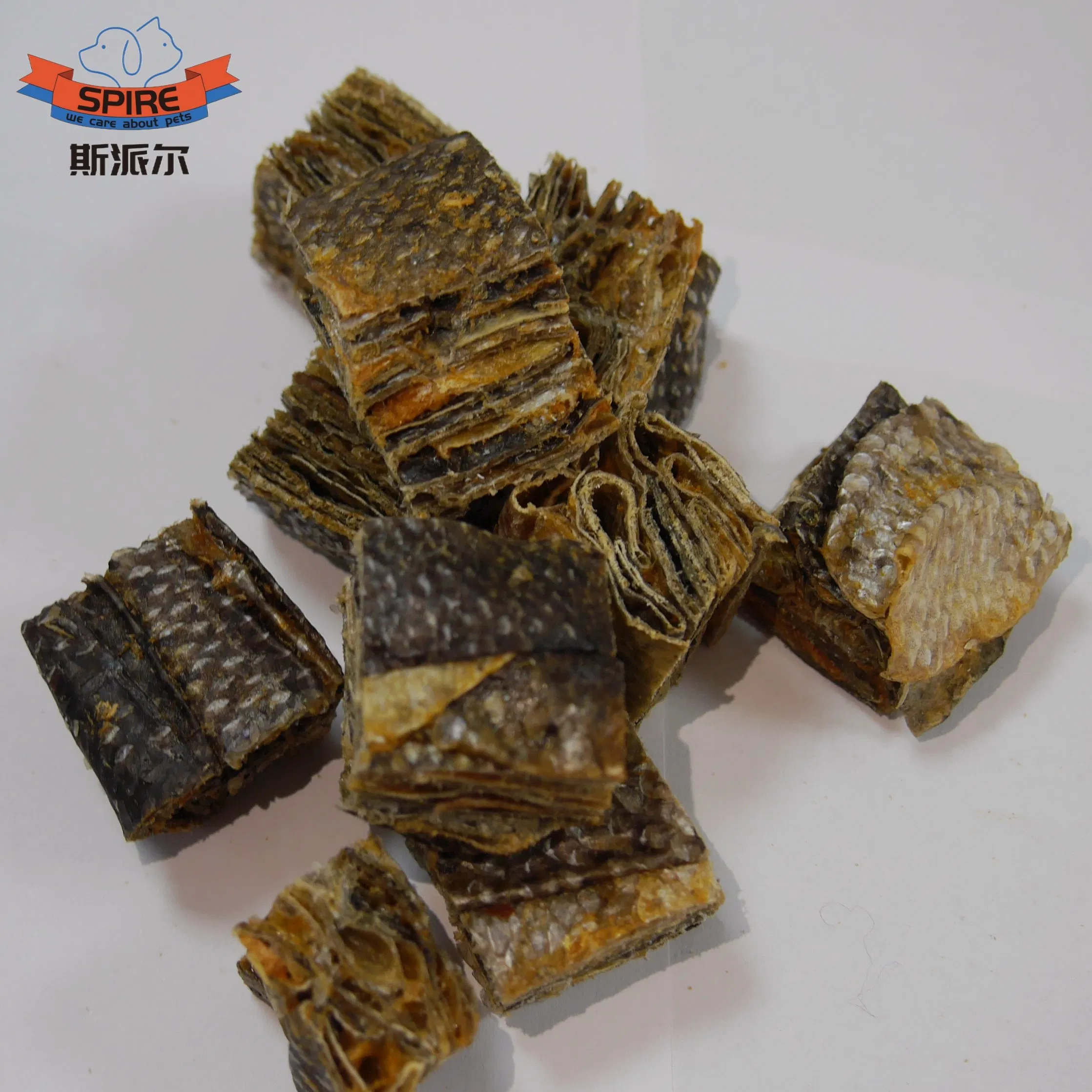 Dog Treats Snacks Supplier Deep Sea Salmon Fish Skin Cube Dog Product