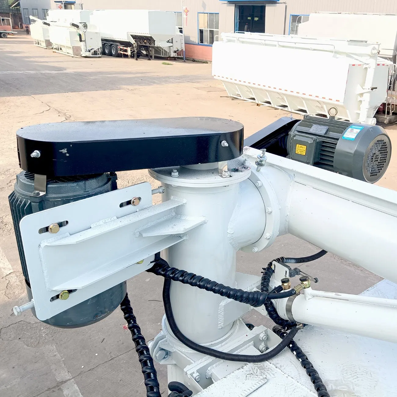 Factory Direct Customized Truck Equipment for Bulk Grain Carrier and Feed Transport