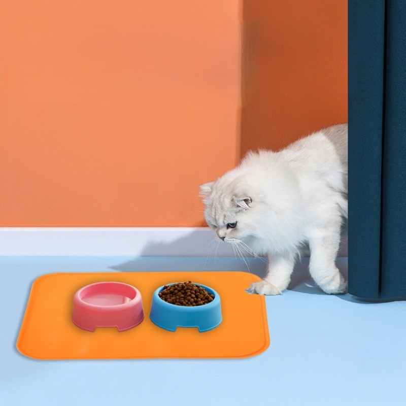 Easy to Clean Promotes Slow Feeding Interactive Suction Cup Dog Cat Calming Silicone Pet Licking Mat