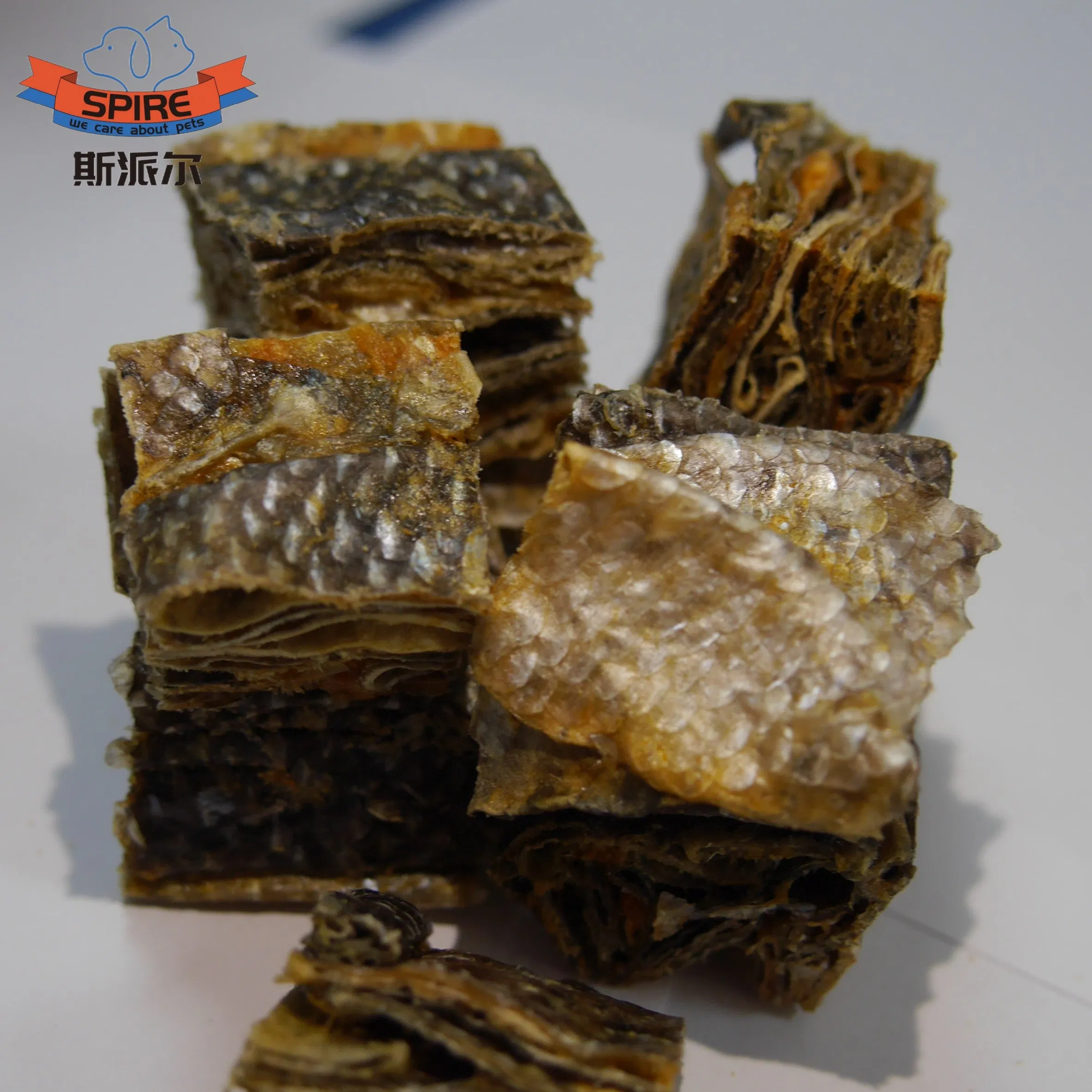 Dog Treats Snacks Supplier Deep Sea Salmon Fish Skin Cube Dog Product