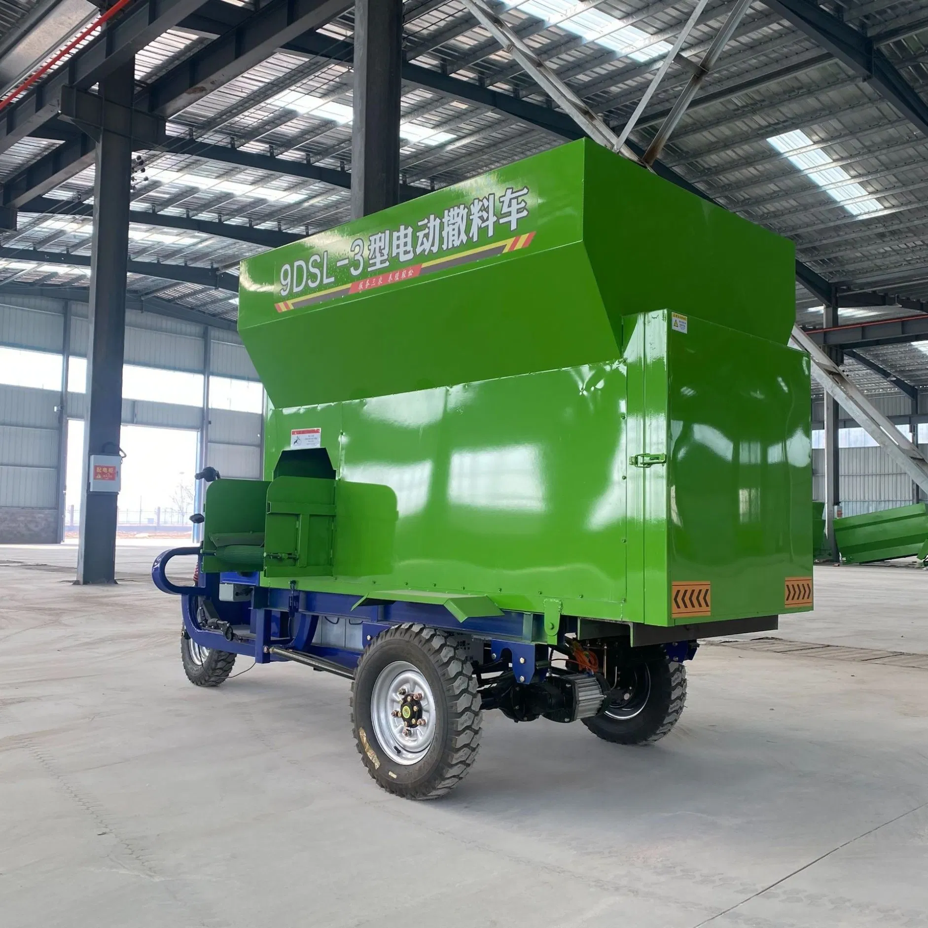 3 M³ High Quality Feed Spreader for Cattle Farm