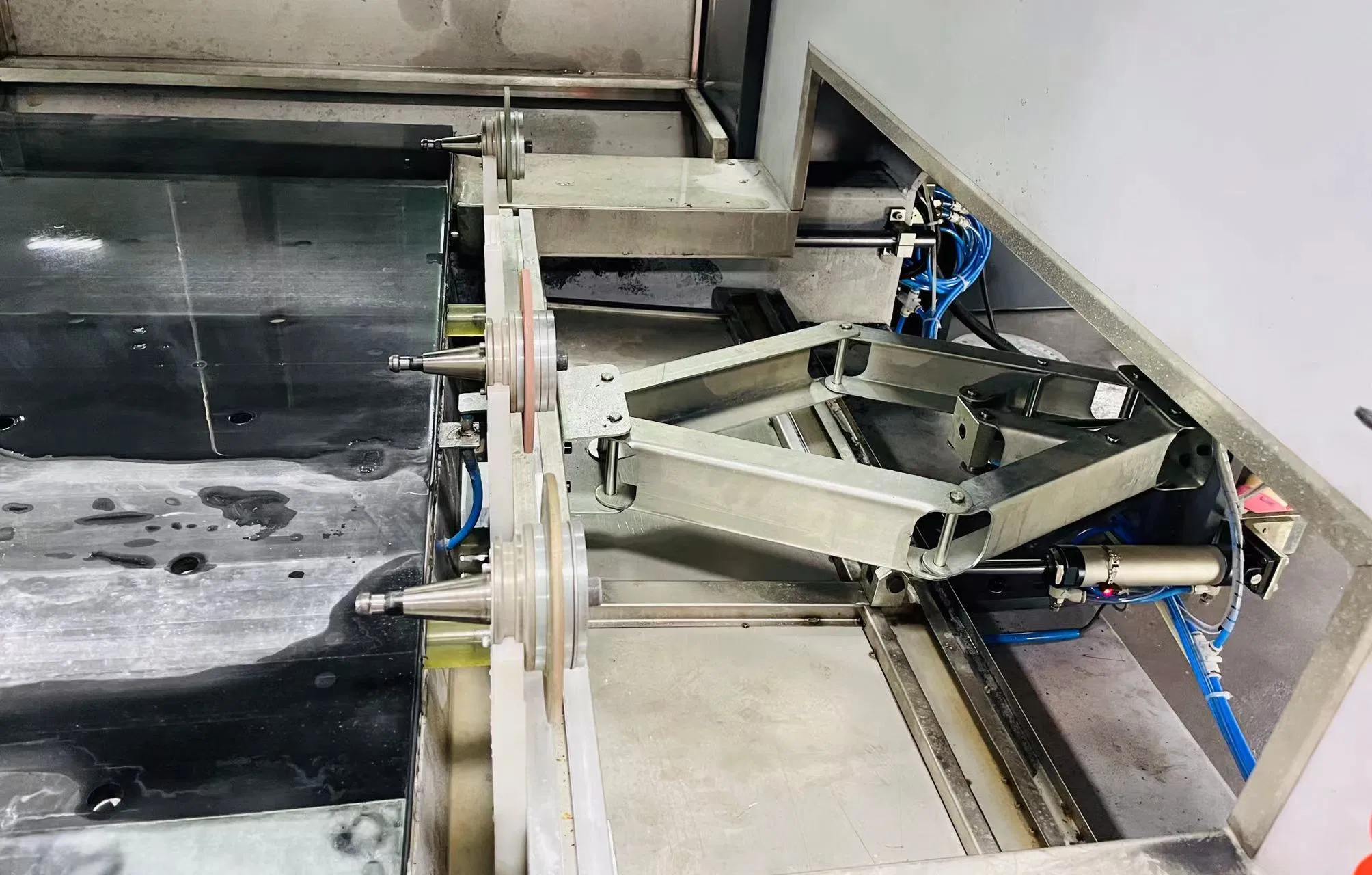 Sanken Glass Engraving Polishing Router Tempering Glass Furnace Mirror CNC Engraving Center