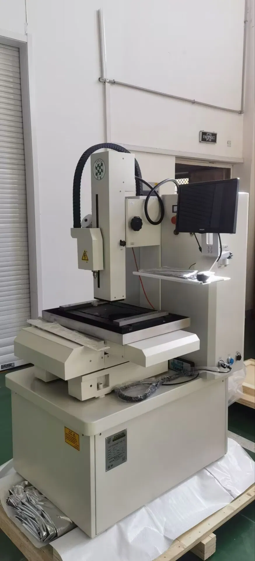 Economical CNC Metal EDM Small Hole Drilling 703T