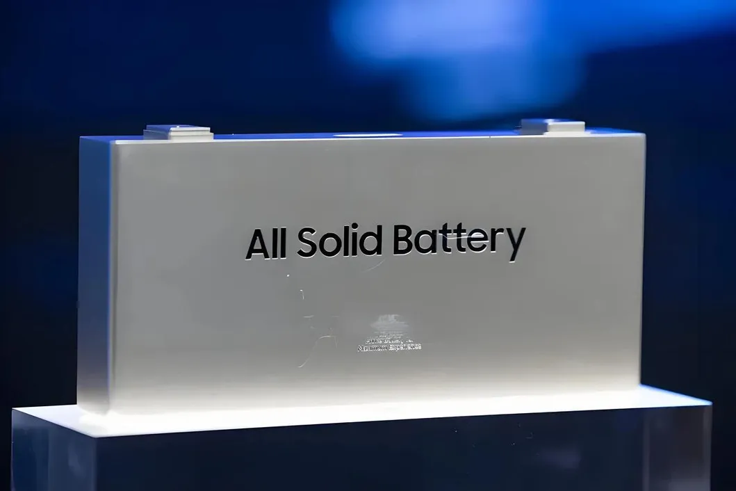 High Energy Density Solid State Battery