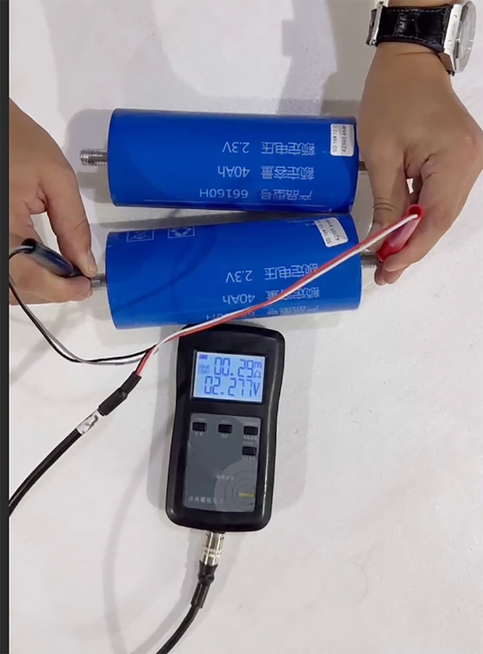 Grade a Brand New Original Yinlong Bettery Cell LTO 2.3V 45Ah 30Ah 35Ah 40Ah 66160 Lithium Titanate Battery Cell with Busbar