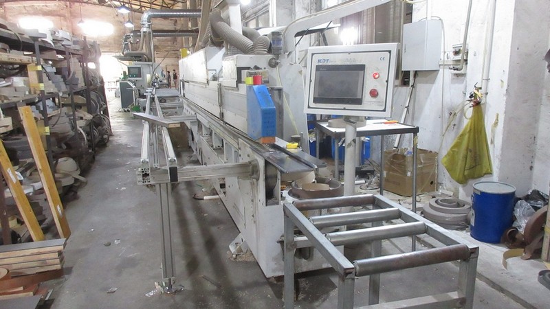 ماكينة تختيم حواف لوح الباب - Door Panel Edge Sealing Machine في Nycin Door
