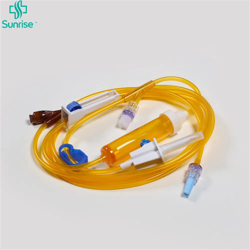 Conjuntos de infusión sensibles a la luz para infusión intravenosa por gravedad