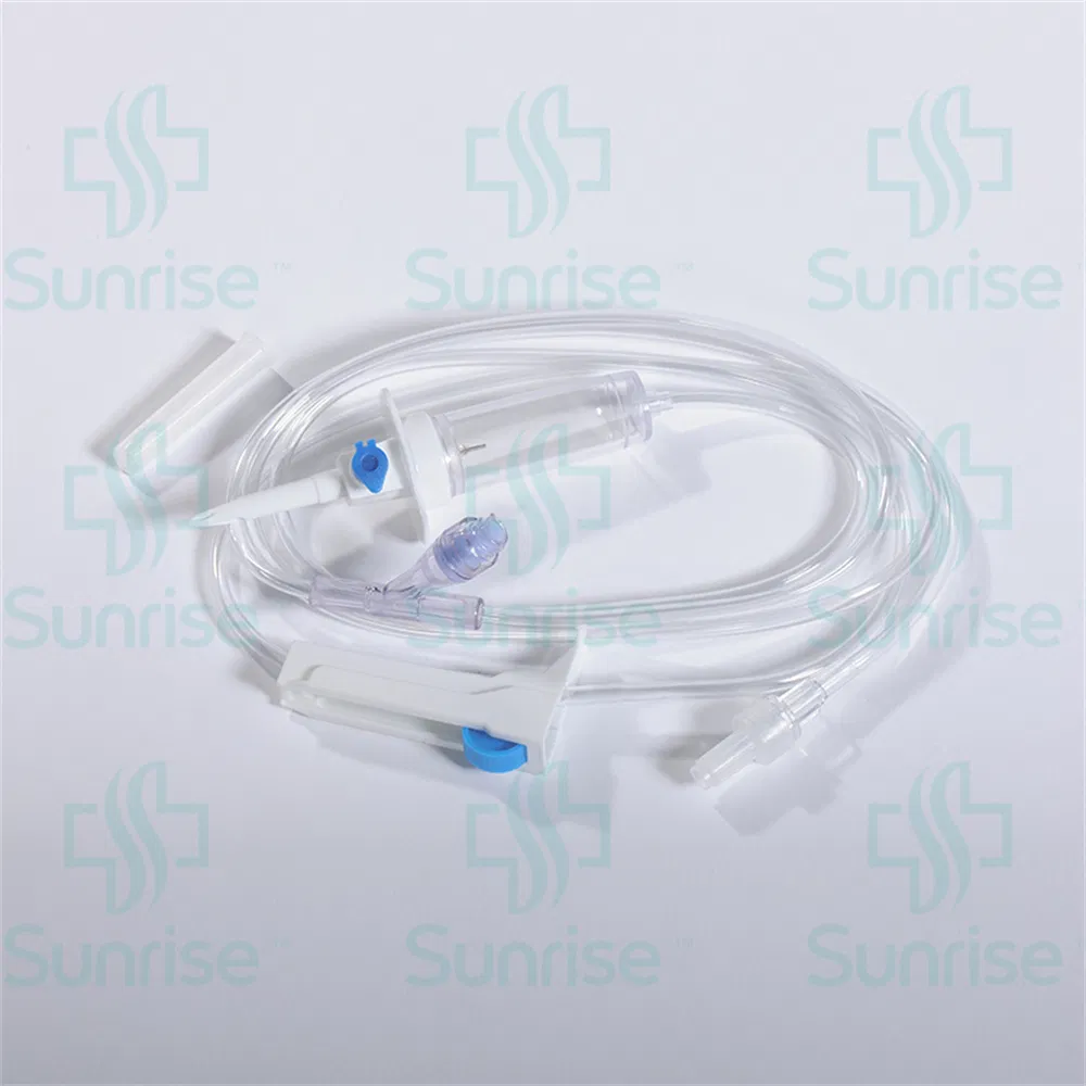 Conjunto de infusión desechable con conector sin aguja para uso con bomba