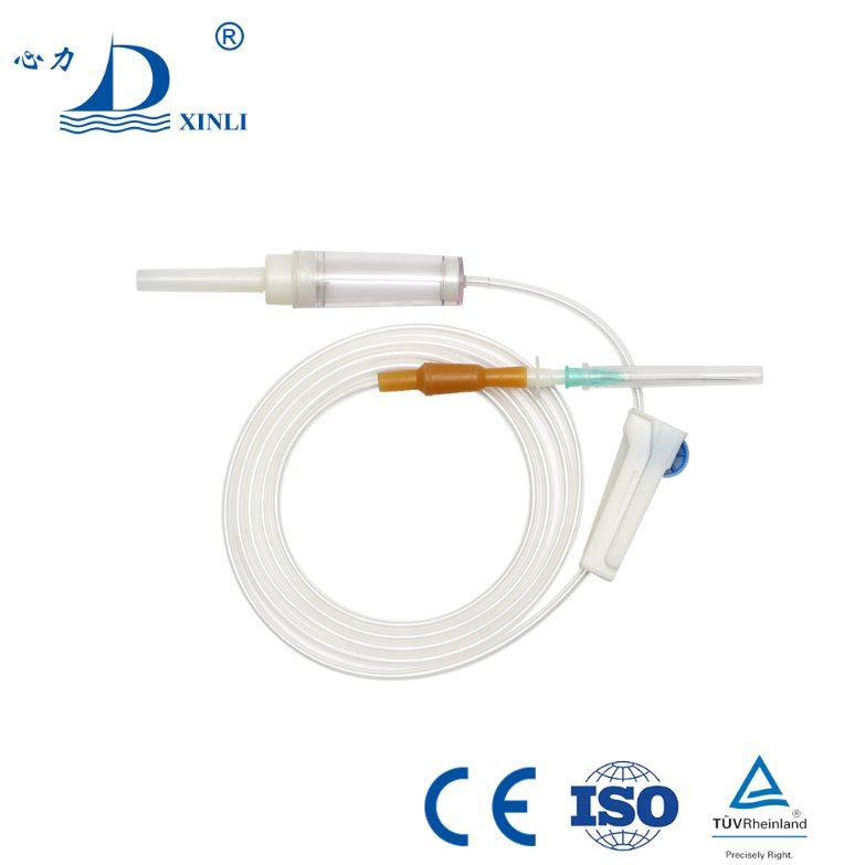 Juego de infusión intravenosa desechable estéril aprobado por ISO CE con filtro