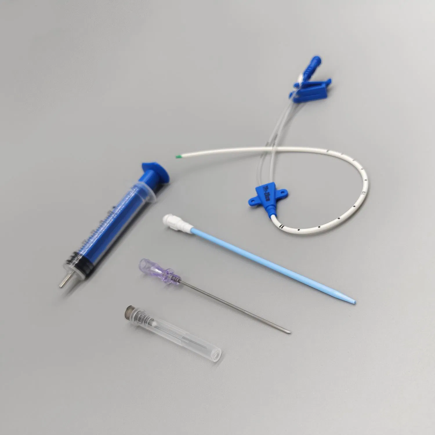Kit de catéter de doble lumen para inserción percutánea