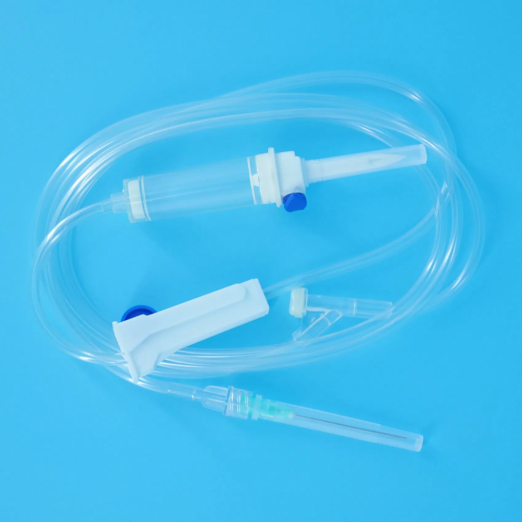 Conjunto de Infusión IV Desechable Estéril con Certificación CE a Precio Más Bajo, con Conexión Luer Lock y Sitio de Inyección Y Libre de Látex con Aguja 21gx1 1/2"