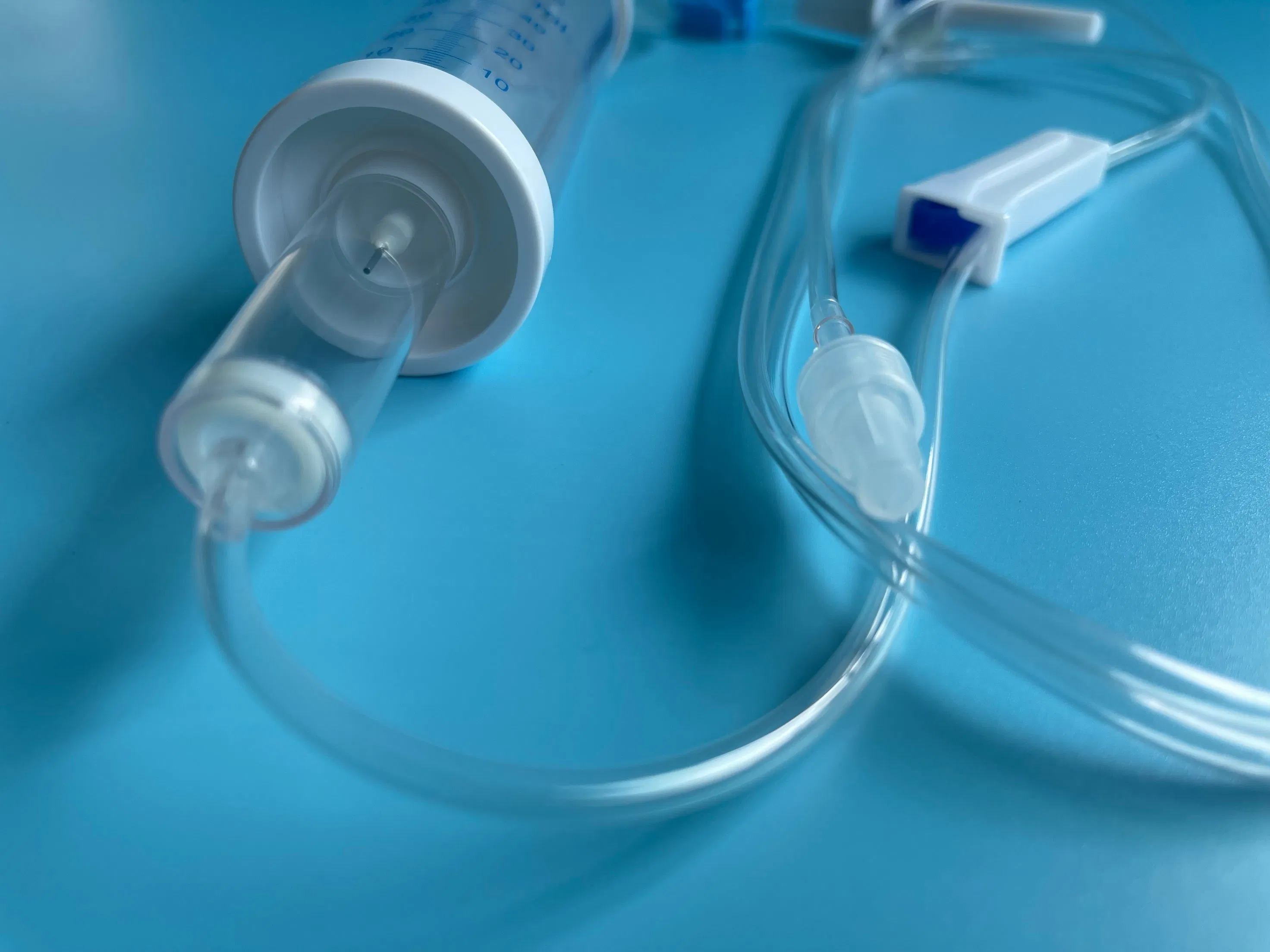 Conjunto de infusión de aparato de bureta tipo microgotero IV pediátrico volumétrico 100ml