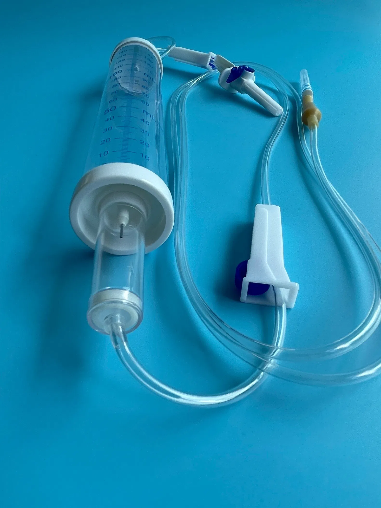 Set de infusión de gravedad IV desechable con bureta con CE ISO