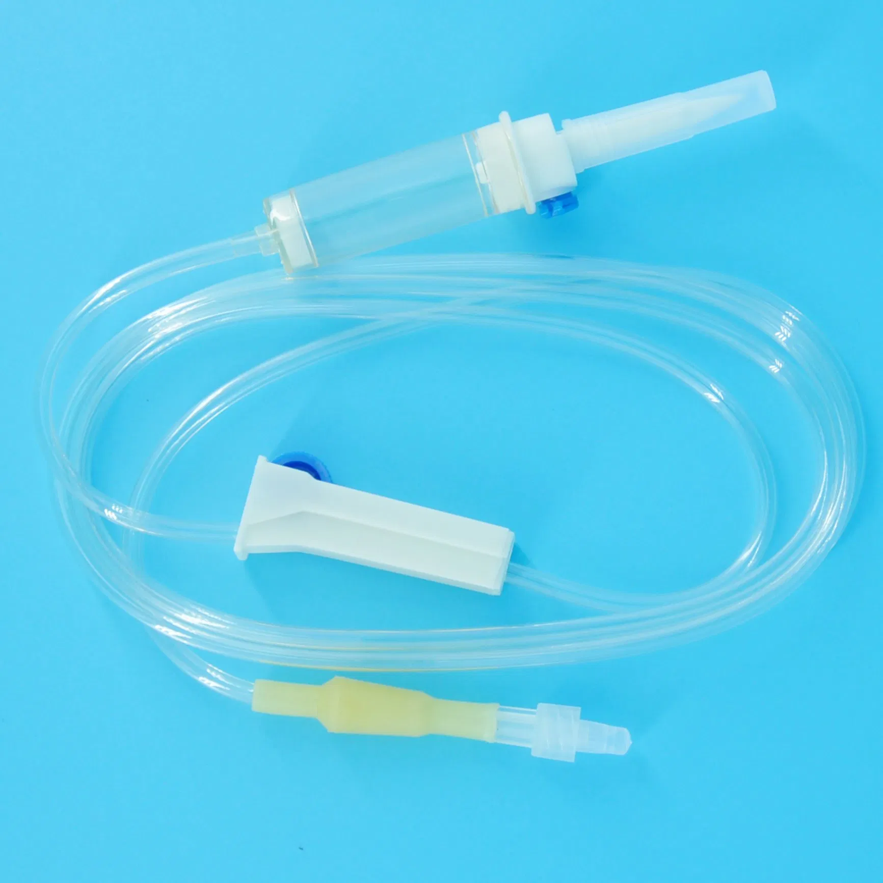 Conjunto de Infusión IV Desechable Estéril con Certificación CE a Precio Más Bajo, con Conexión Luer Lock y Sitio de Inyección Y Libre de Látex con Aguja 21gx1 1/2"