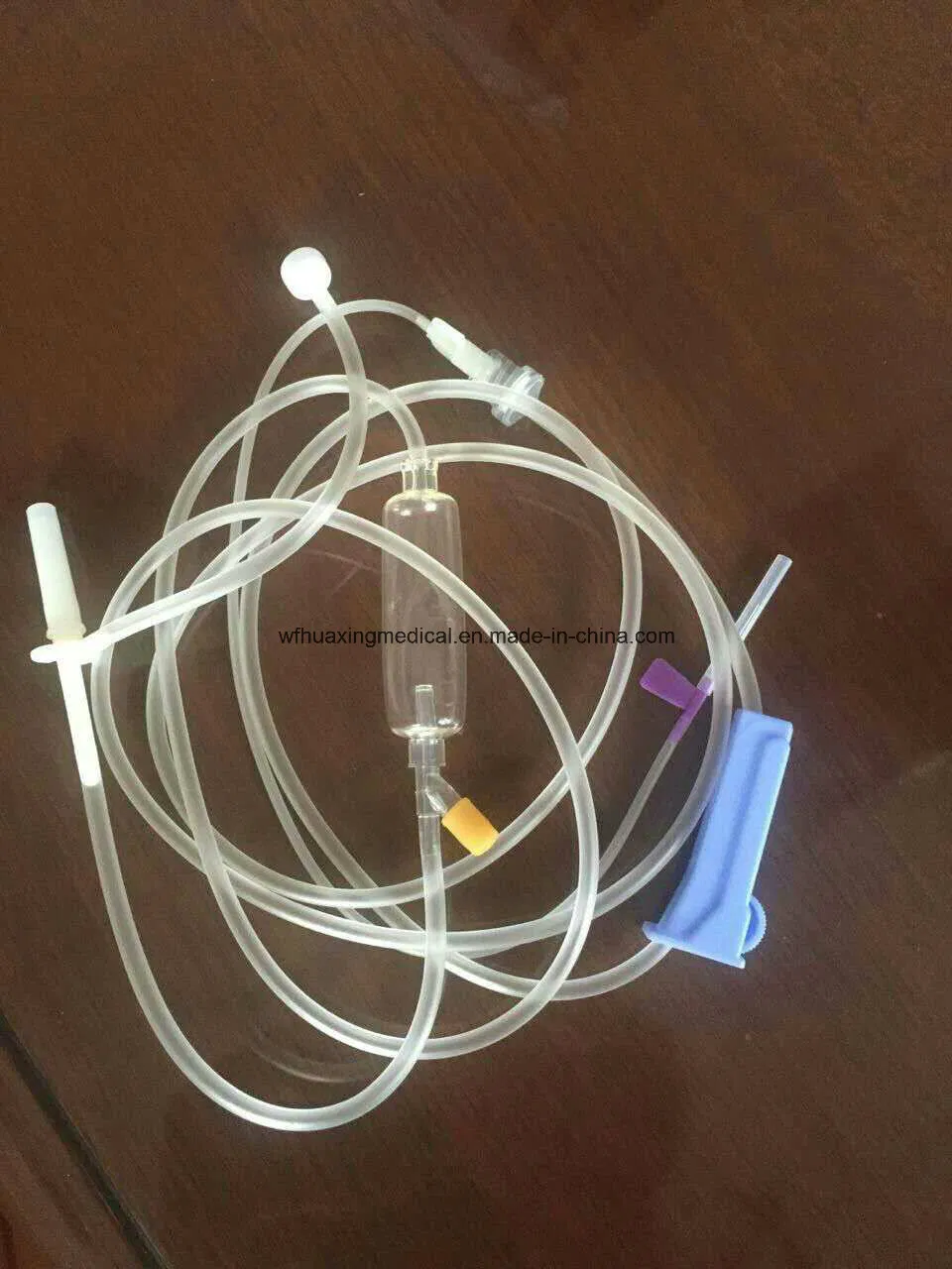 Juego de infusión desechable con aguja de ala simple