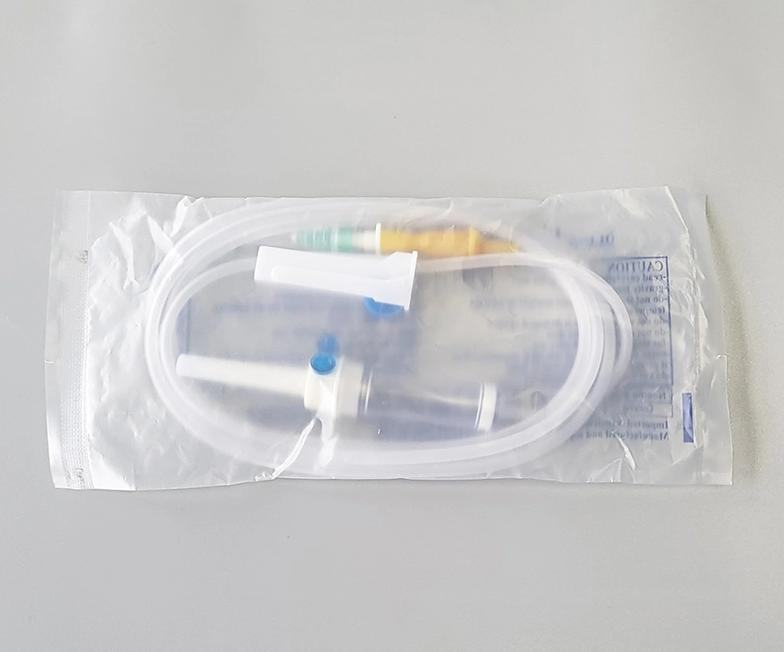 Equipo desechable médico para infusión intravenosa