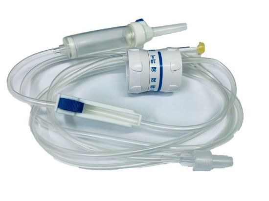 Conjunto de infusión desechable de equipo médico de suministro de China con filtro de precisión