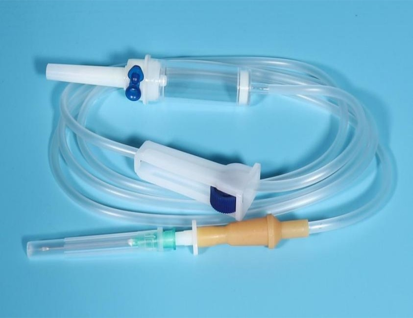 Juego de infusión IV desechable estéril médico con aguja