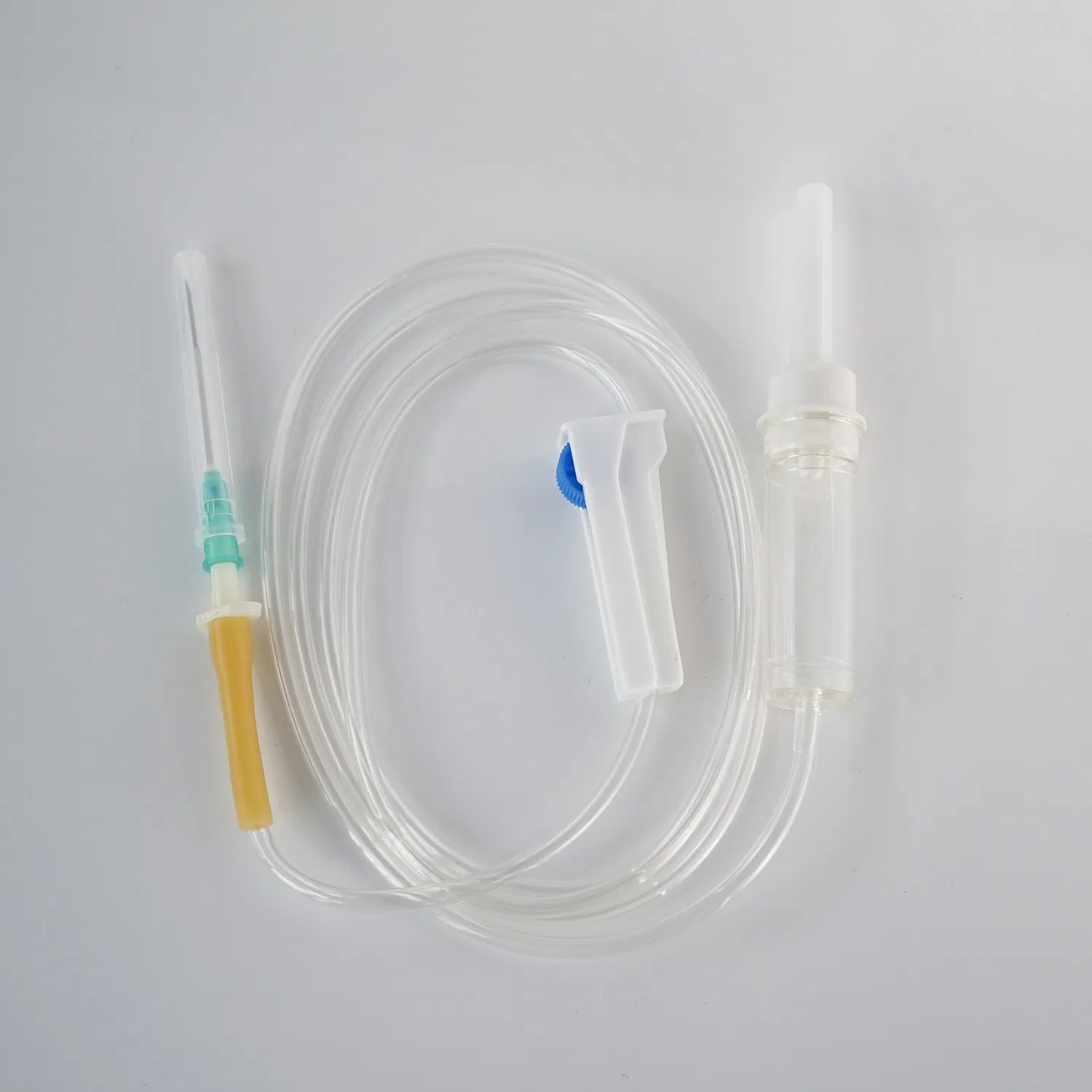 Juego de infusión IV desechable de PVC estéril, resistente a la luz y a prueba de luz