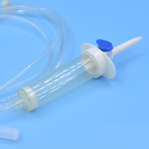 Conjunto de infusión intravenosa desechable CE ISO estéril para administración por gravedad