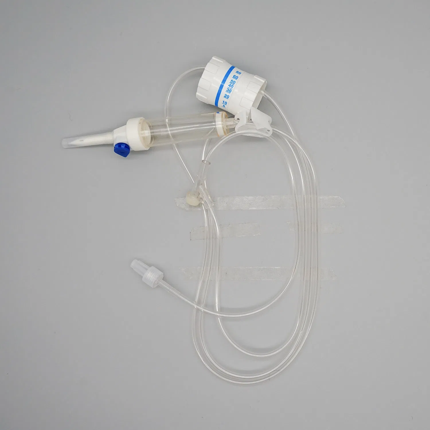Juego de infusión desechable con tubo de alta elasticidad y pinza de seguridad