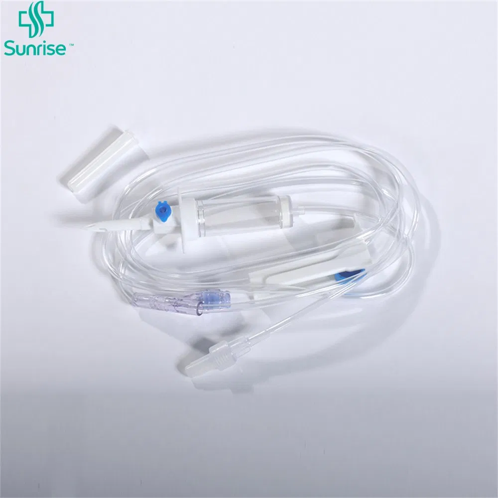 Juego de infusión estéril desechable con conector sin aguja