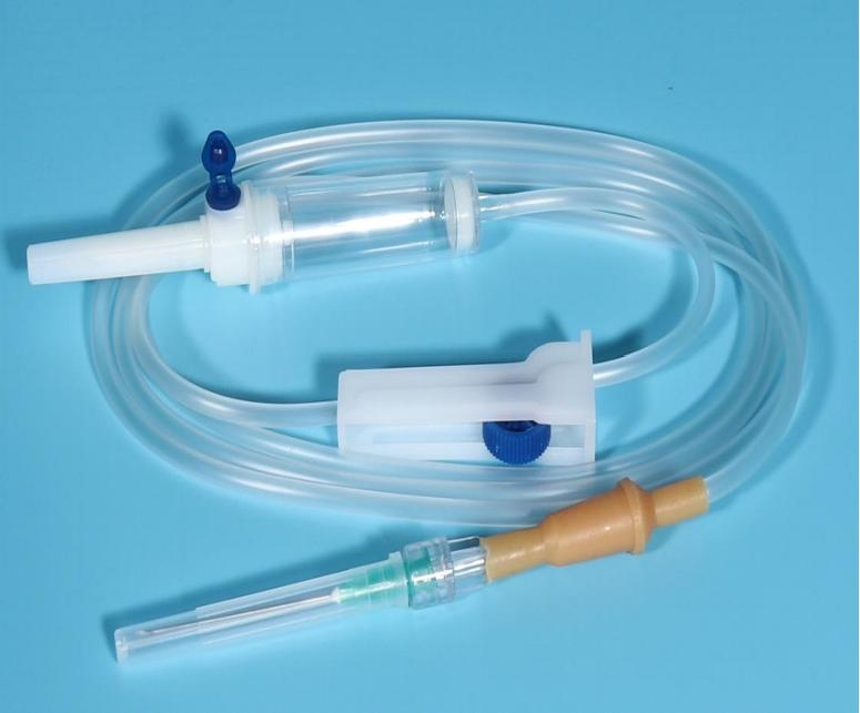 Juego de infusión IV desechable estéril médico con aguja