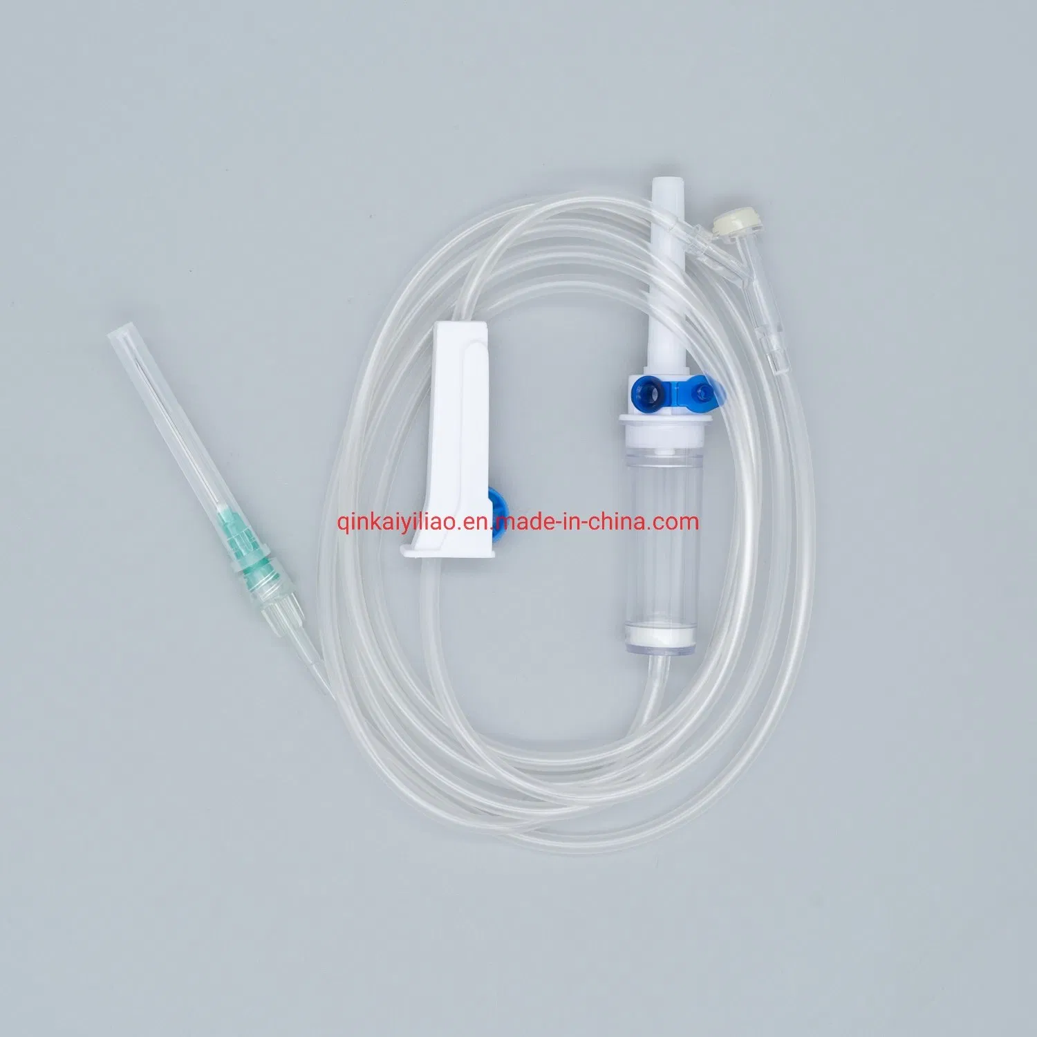 Set de infusión de alta calidad para la administración de fluidos intravenosos
