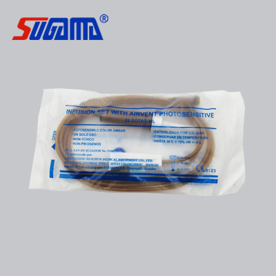 Muestra gratuita de suministros médicos set de infusión IV con aguja