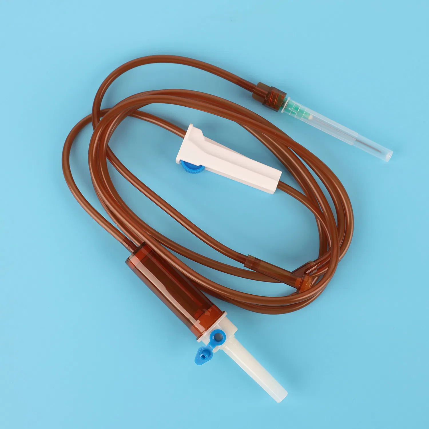 Juego de infusión desechable con aguja para un solo uso