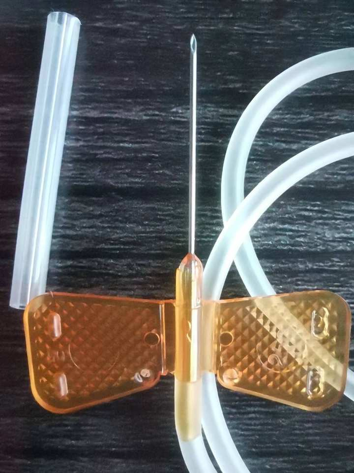 Set de infusión de vena de mariposa estéril desechable con aguja y bloqueo Luer