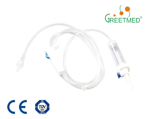 Juego de infusión desechable con tubo de látex con filtro