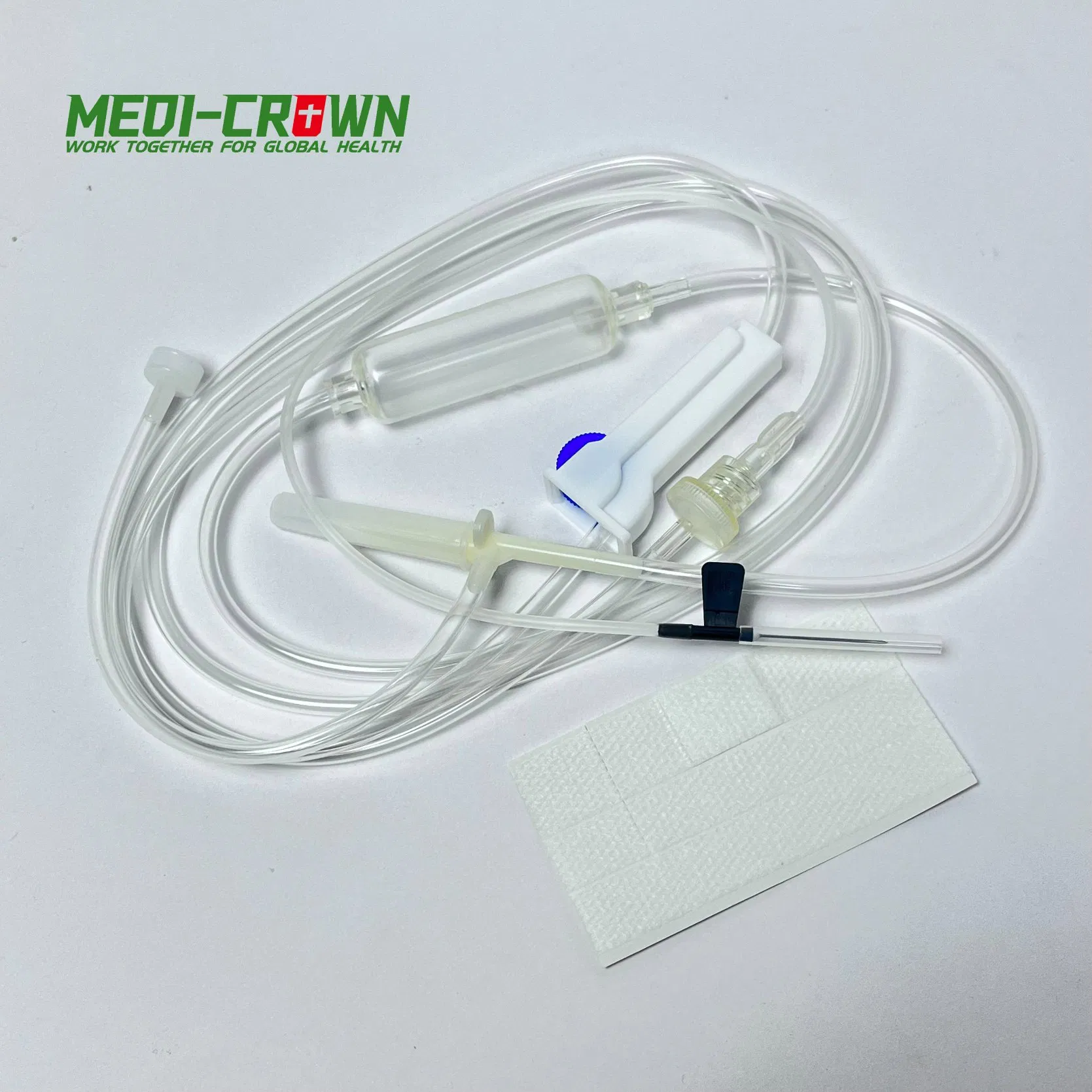 Juego de infusión IV desechable médico con bureta y aguja de venas del cuero cabelludo