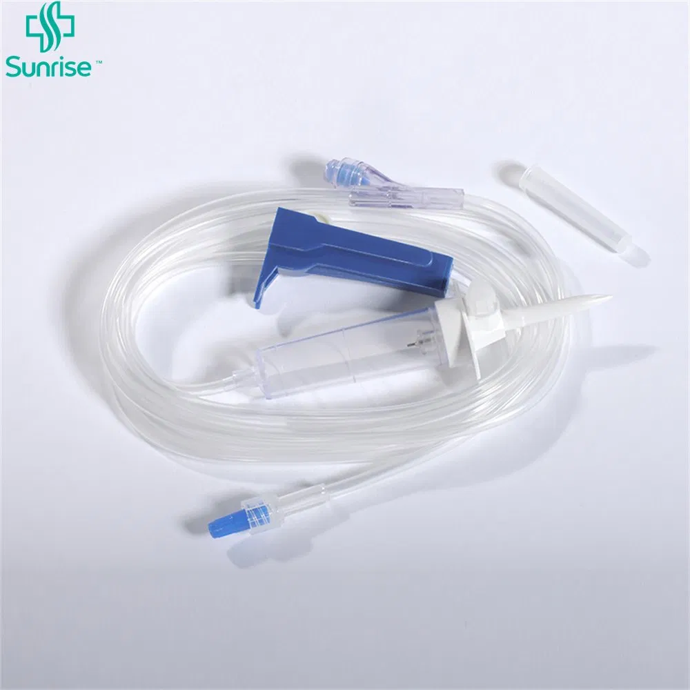 Juego de infusión estéril desechable con conector sin aguja