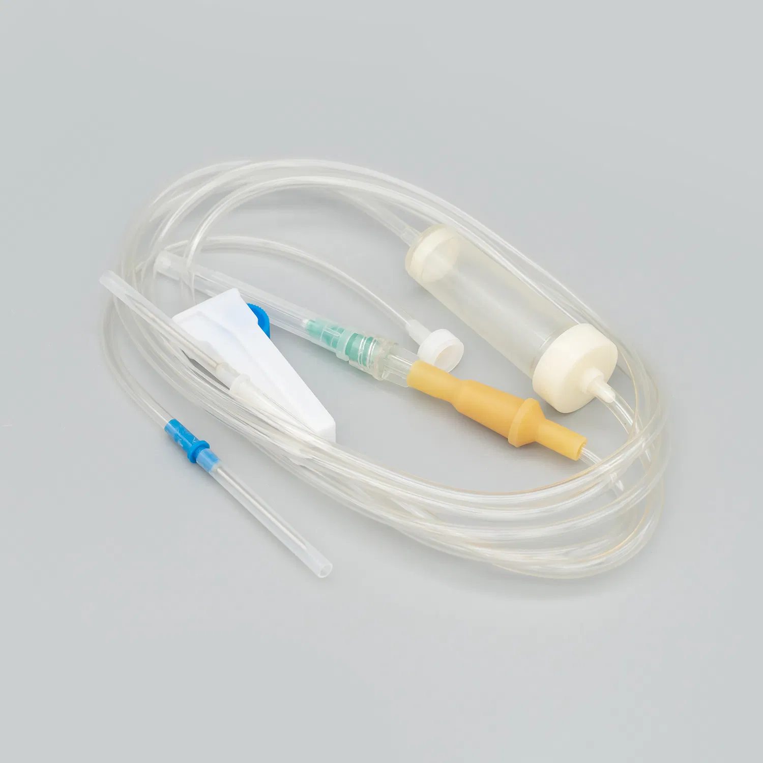 Juego de infusión médica estéril desechable con conector Luer, juego de infusión con aguja, juego de suero con filtro, cámara de goteo intravenoso, aprobación CE ISO