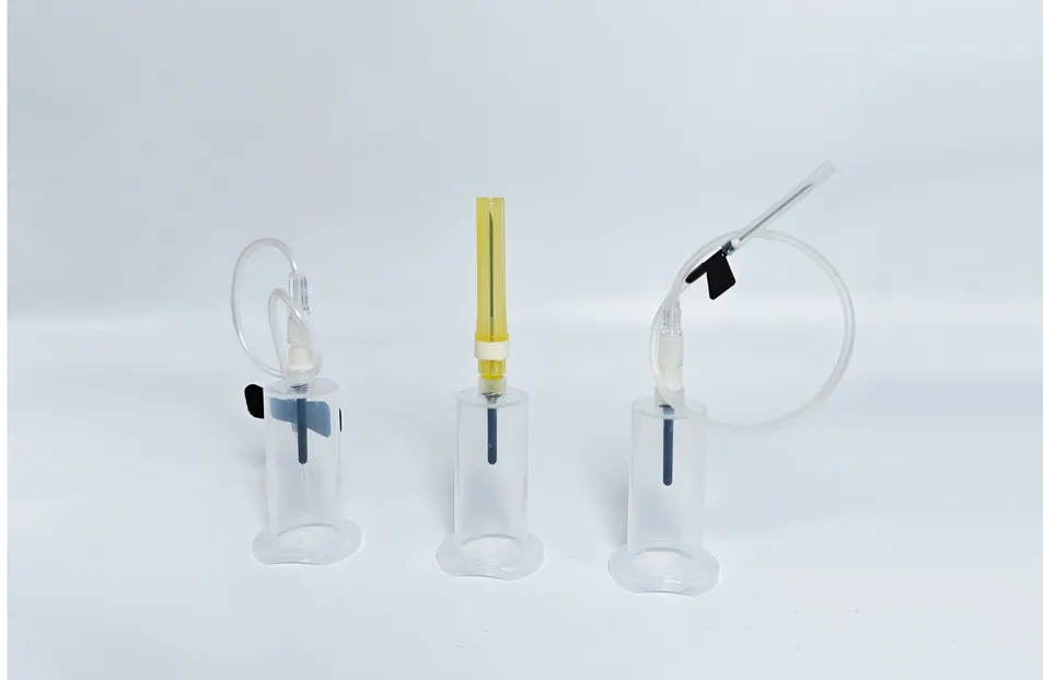 Set de infusión desechable con alas, tubo de PVC suave, mango de ABS con alas